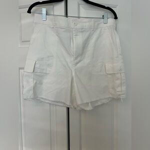 NWOT Loft White Cargo Short